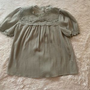 Womens short sleeve flowy top